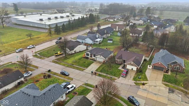 122 Winfield Park Court, Greenfield, IN 46140