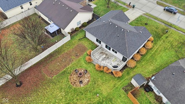 122 Winfield Park Court, Greenfield, IN 46140