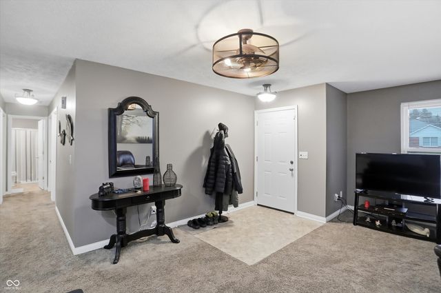 122 Winfield Park Court, Greenfield, IN 46140