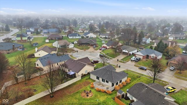 122 Winfield Park Court, Greenfield, IN 46140
