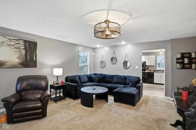 122 Winfield Park Court, Greenfield, IN 46140