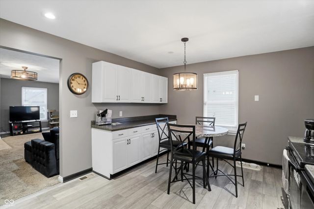 122 Winfield Park Court, Greenfield, IN 46140