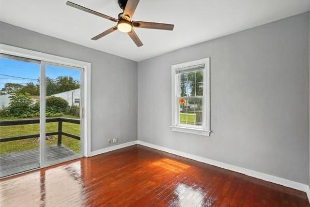 12 Sunset Road, Merrillville, IN 46410
