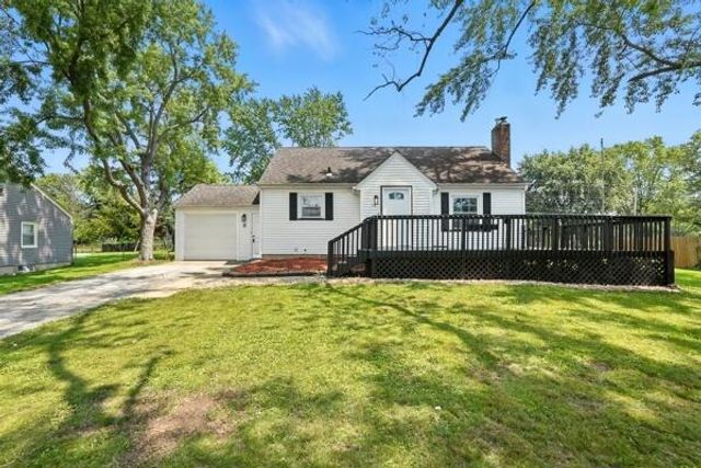 12 Sunset Road, Merrillville, IN 46410
