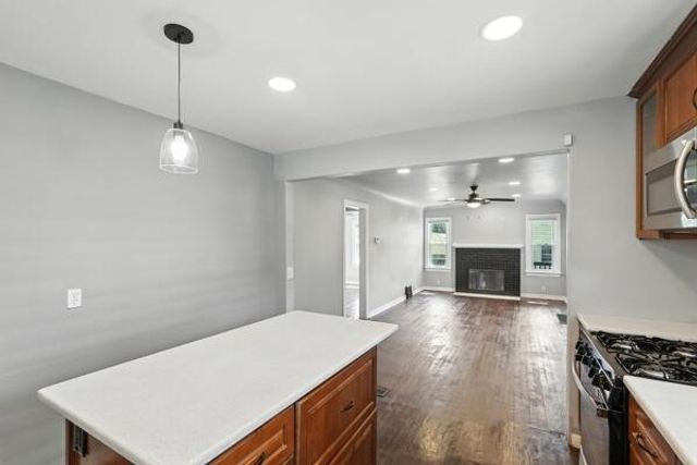 12 Sunset Road, Merrillville, IN 46410
