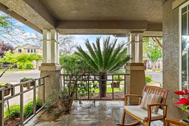 598 Almondcrest St, Oakdale, CA 95361