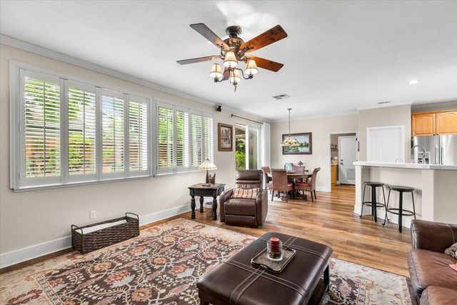 598 Almondcrest St, Oakdale, CA 95361