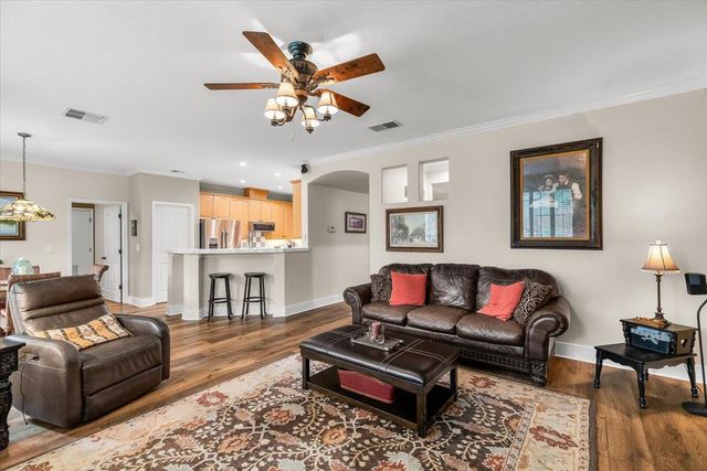 598 Almondcrest St, Oakdale, CA 95361