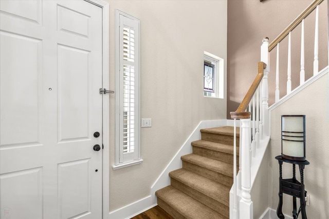 598 Almondcrest St, Oakdale, CA 95361