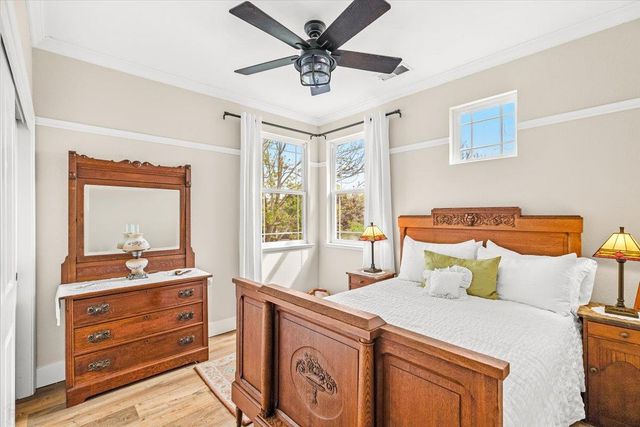 598 Almondcrest St, Oakdale, CA 95361