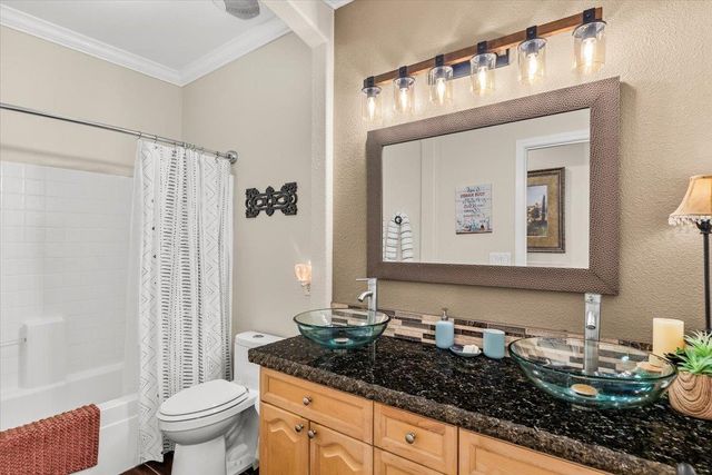 598 Almondcrest St, Oakdale, CA 95361