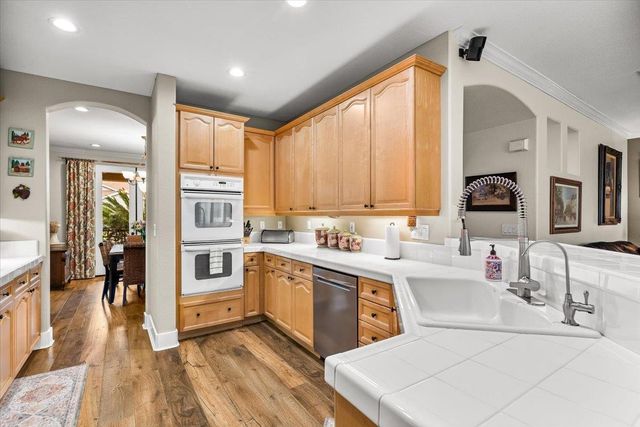 598 Almondcrest St, Oakdale, CA 95361