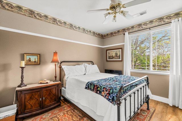 598 Almondcrest St, Oakdale, CA 95361