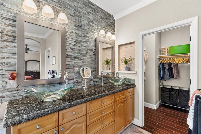 598 Almondcrest St, Oakdale, CA 95361