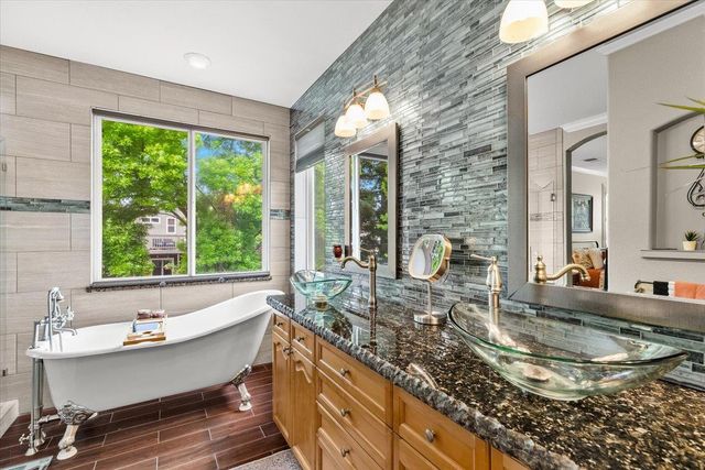 598 Almondcrest St, Oakdale, CA 95361