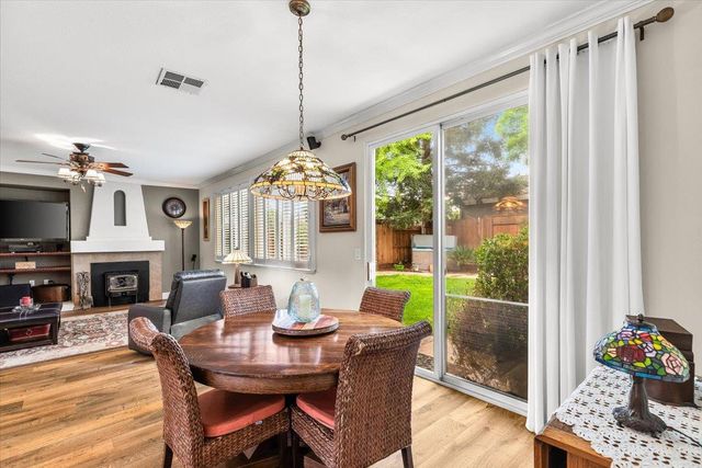 598 Almondcrest St, Oakdale, CA 95361