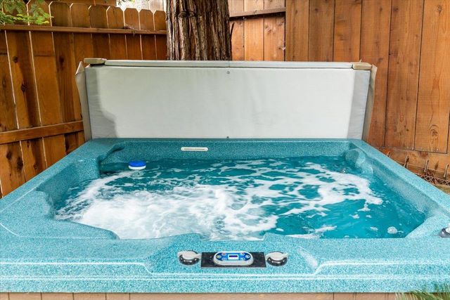 598 Almondcrest St, Oakdale, CA 95361