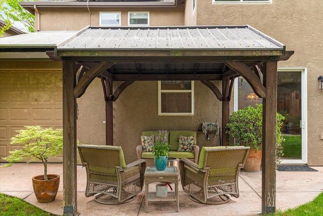 598 Almondcrest St, Oakdale, CA 95361