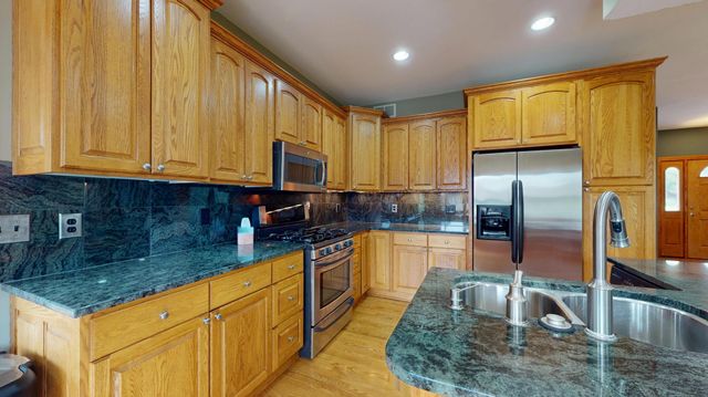 2449 Sand Trap Lane SE, Rochester, MN 55904