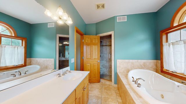 2449 Sand Trap Lane SE, Rochester, MN 55904