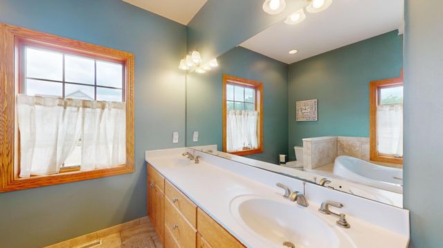 2449 Sand Trap Lane SE, Rochester, MN 55904