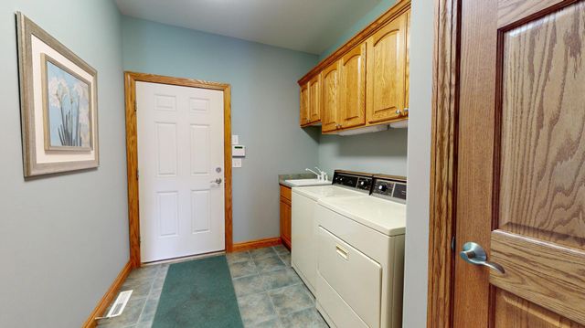 2449 Sand Trap Lane SE, Rochester, MN 55904