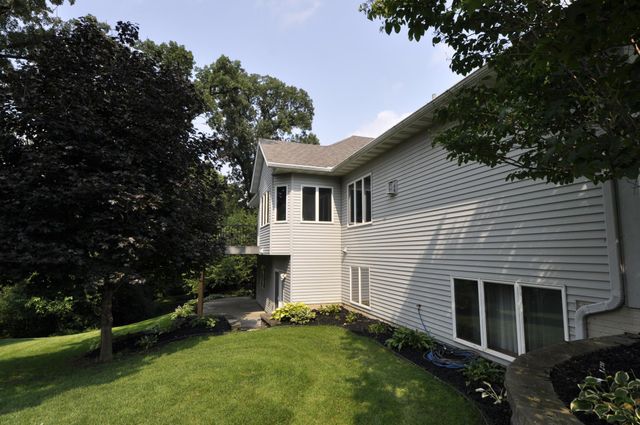 2449 Sand Trap Lane SE, Rochester, MN 55904