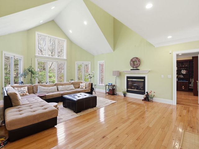 50 Yorkshire Rd, Dover, MA 02030
