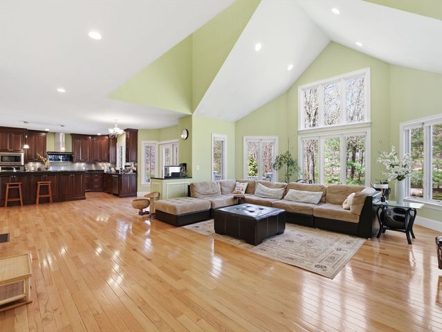 50 Yorkshire Rd, Dover, MA 02030