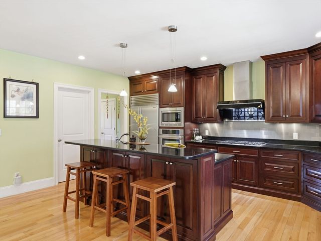 50 Yorkshire Rd, Dover, MA 02030