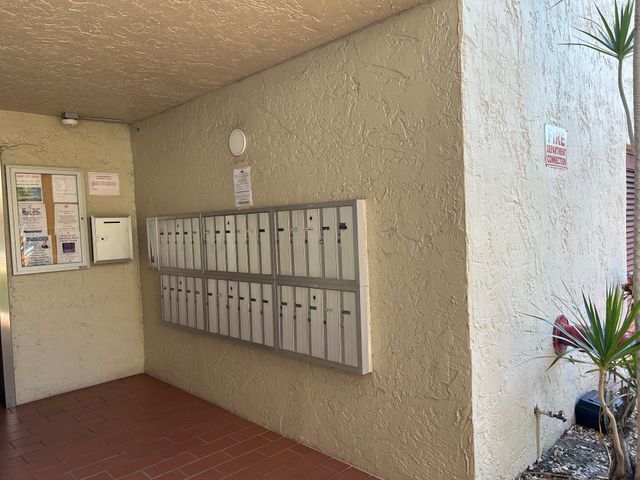 25 Abbey Lane 104, Delray Beach, FL 33446