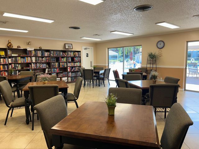 25 Abbey Lane 104, Delray Beach, FL 33446