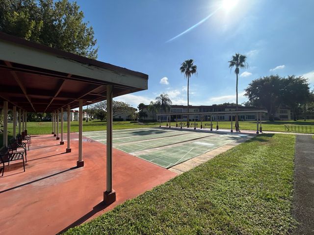 25 Abbey Lane 104, Delray Beach, FL 33446