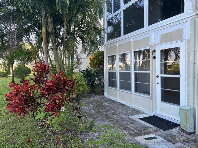 25 Abbey Lane 104, Delray Beach, FL 33446