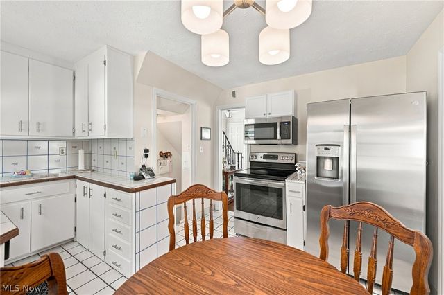 24231 Yosemite Drive, Euclid, OH 44117