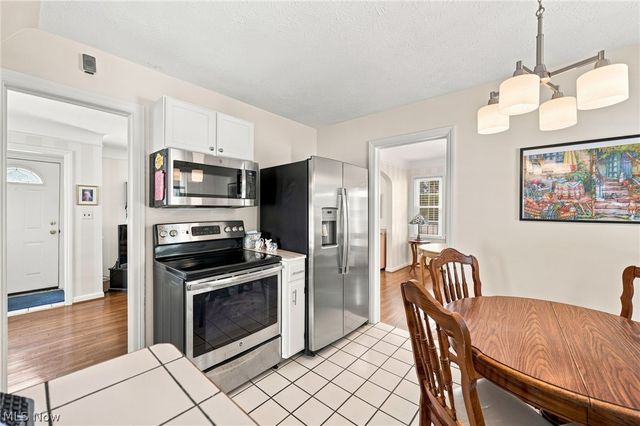 24231 Yosemite Drive, Euclid, OH 44117
