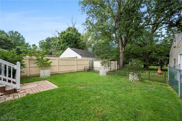 24231 Yosemite Drive, Euclid, OH 44117