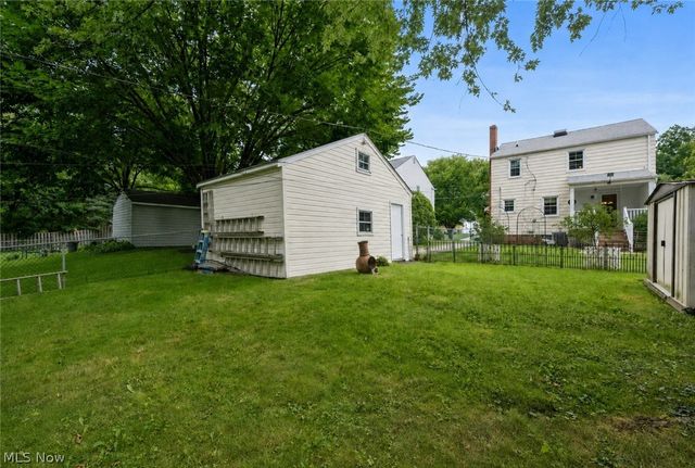 24231 Yosemite Drive, Euclid, OH 44117