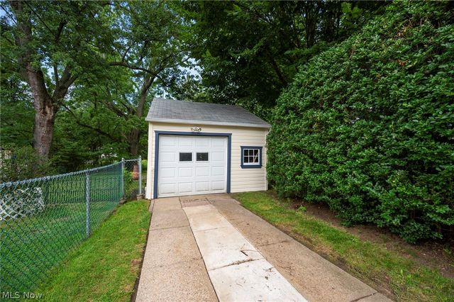 24231 Yosemite Drive, Euclid, OH 44117