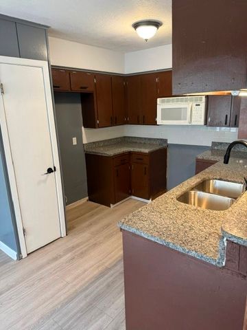 4117 Kingston Dr, Corpus Christi, TX 78411