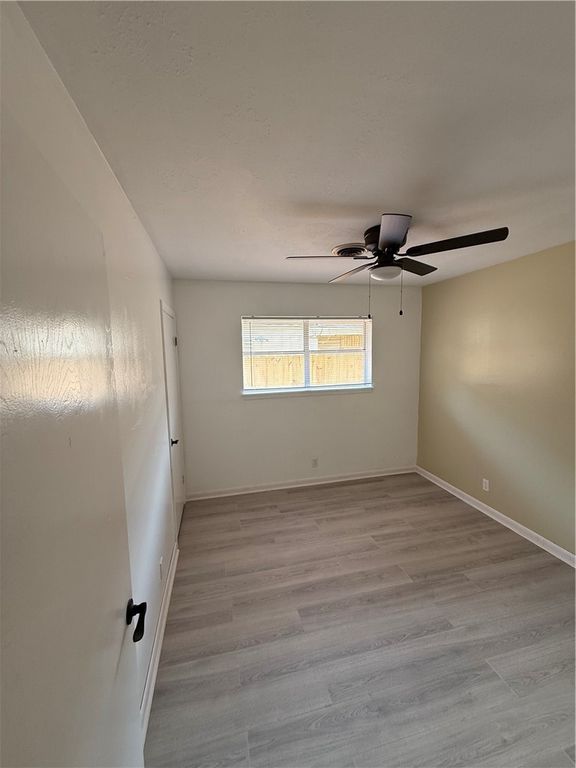 4117 Kingston Dr, Corpus Christi, TX 78411 — photo 4
