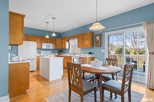 200 Winter Park Drive, Chatham, IL 62629