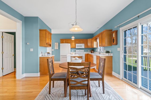 200 Winter Park Drive, Chatham, IL 62629