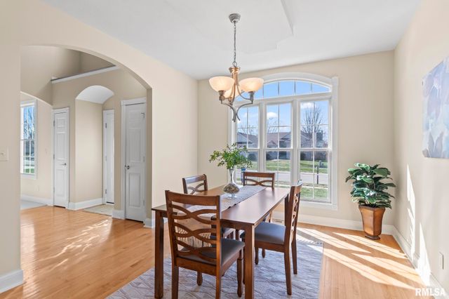 200 Winter Park Drive, Chatham, IL 62629