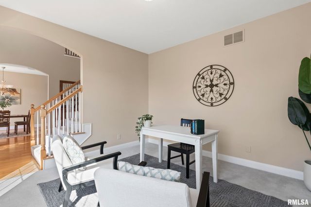 200 Winter Park Drive, Chatham, IL 62629