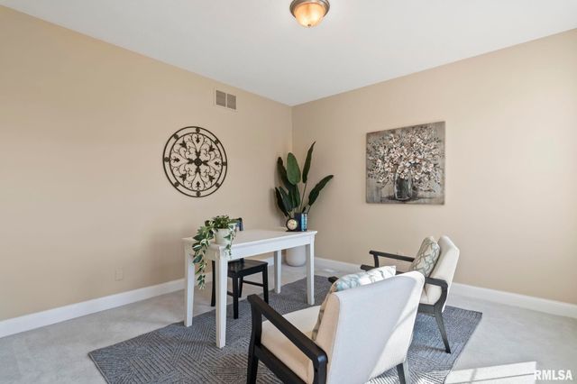 200 Winter Park Drive, Chatham, IL 62629