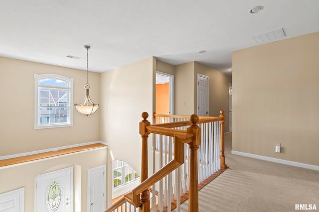 200 Winter Park Drive, Chatham, IL 62629