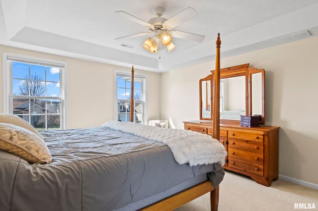 200 Winter Park Drive, Chatham, IL 62629