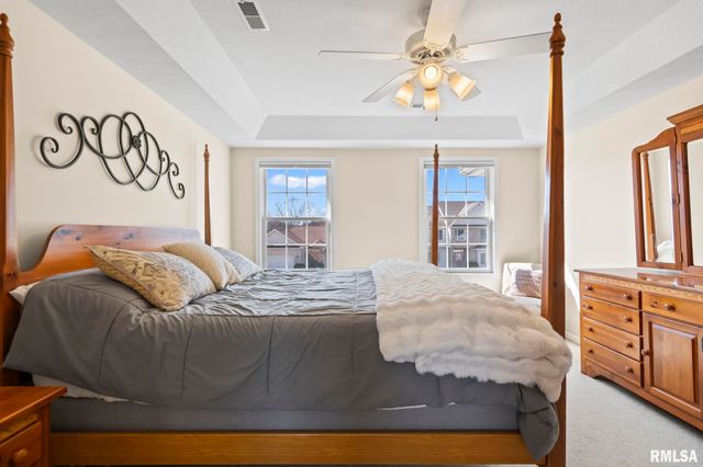 200 Winter Park Drive, Chatham, IL 62629