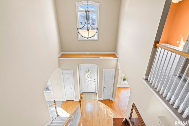 200 Winter Park Drive, Chatham, IL 62629